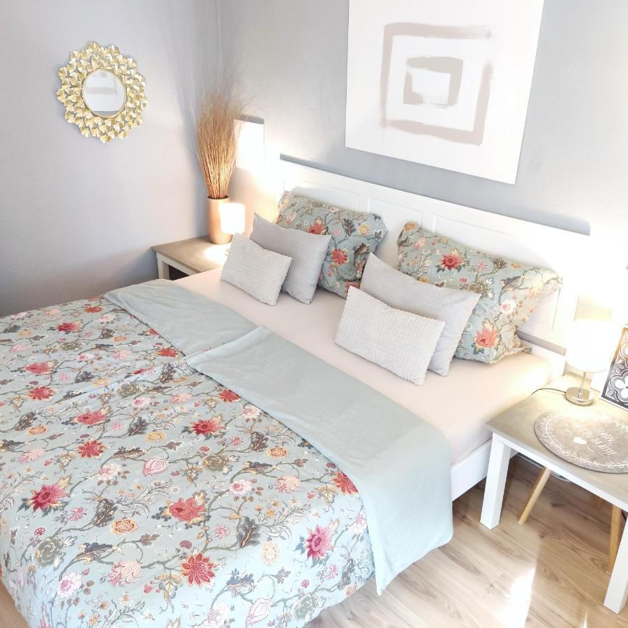 Apartment For Family & Friends Eisingen Esterno foto